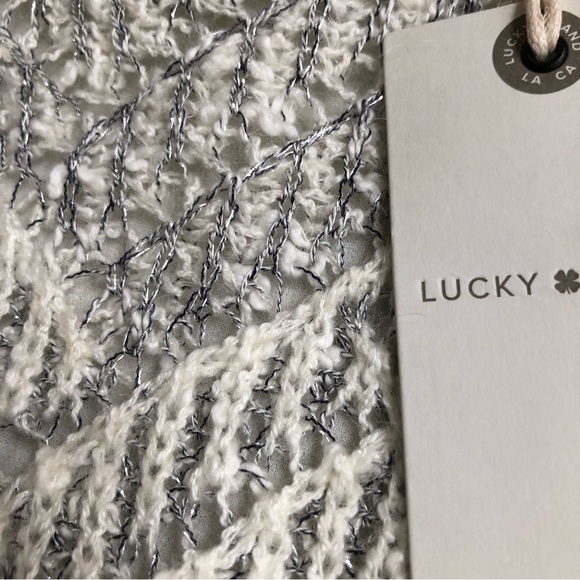 Lucky Brand Women’s Sweater Size Medium Chevron Layered White Grey Long Sleeve - Picture 3 of 16